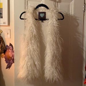 Kendall & Kylie faux fur white vest, size Small